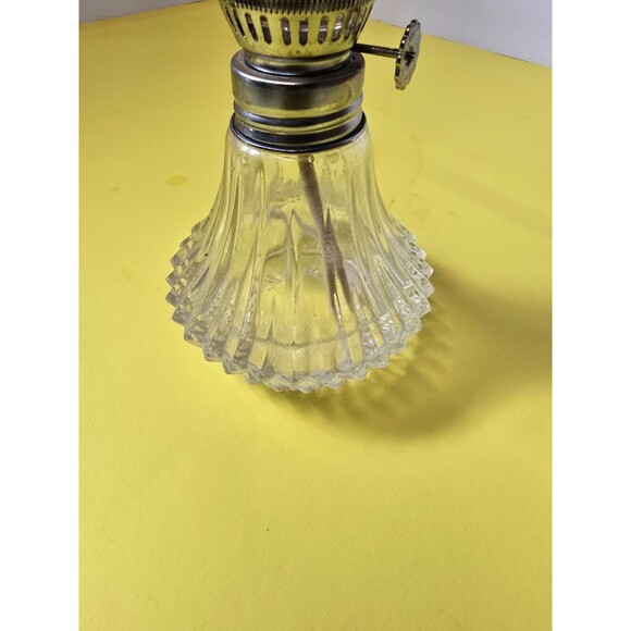 Vintage Lamplight Farms Small Clear Glass Oil Lamp Nickel Burner With Wick - Picture 4 of 5